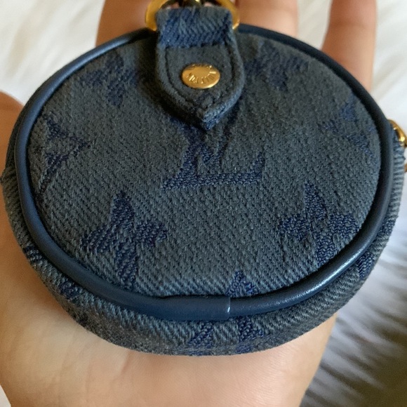 Louis Vuitton Navy Blue Monogram Denim Round Bag Charm and Key Holder - Picture 10 of 17
